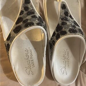 Skechers Luxe Foam Women's Leopard Print Sandals